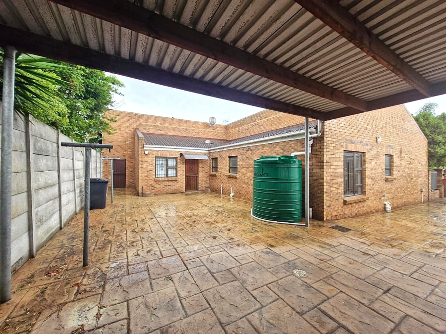 To Let 3 Bedroom Property for Rent in De Oude Spruit Western Cape